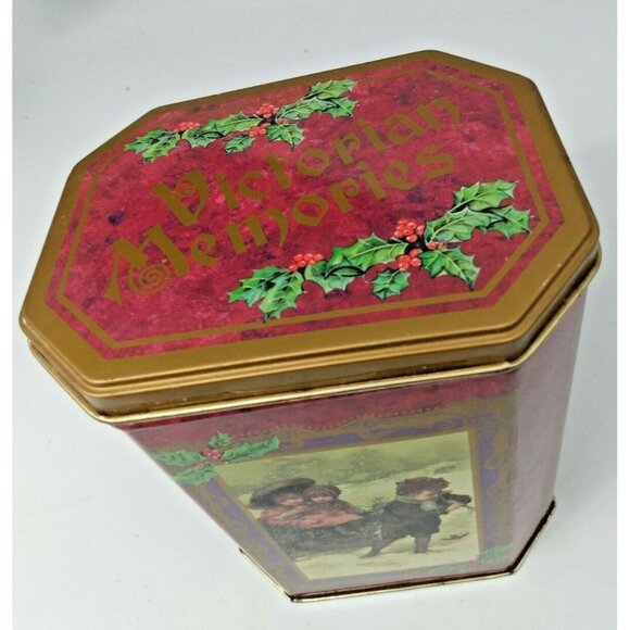 Vintage 1960’s Christmas “Victorian Memories” Octagon shaped - Picture 5 of 11